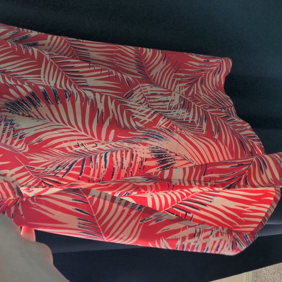 Red Leaf Print Tie Flowy Dress - Picture 7 of 7